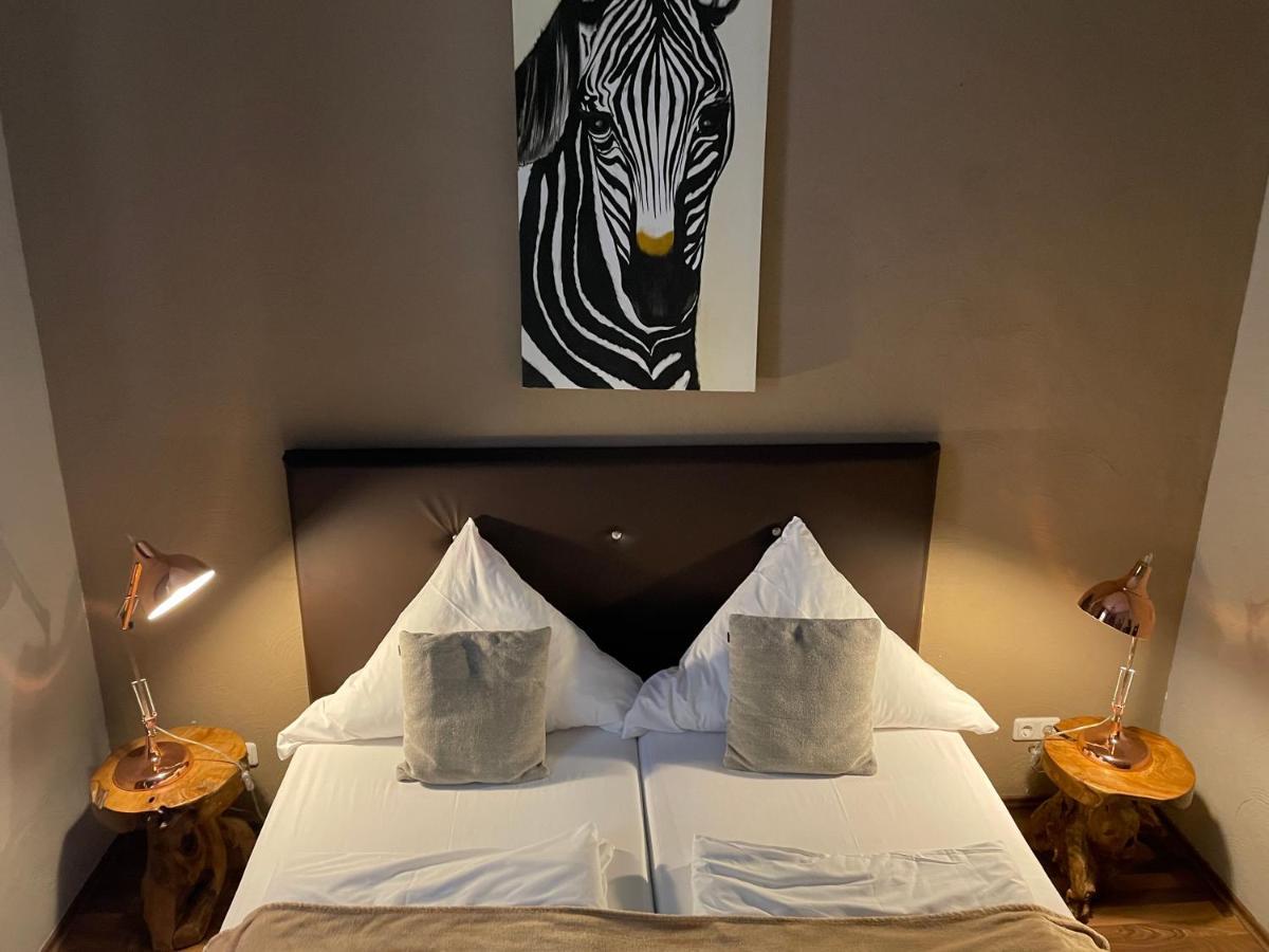 Hotel Am Volksgarten ดุสเซลดอร์ฟ ภายนอก รูปภาพ