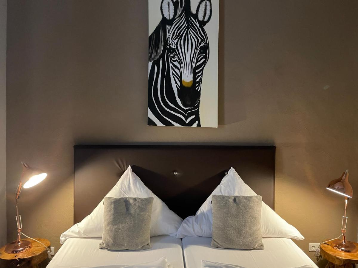 Hotel Am Volksgarten ดุสเซลดอร์ฟ ภายนอก รูปภาพ