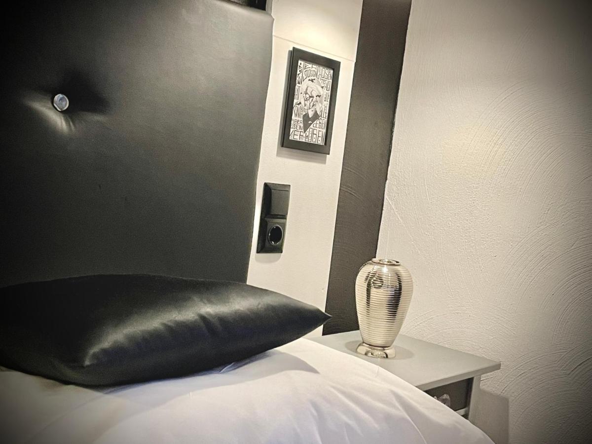 Hotel Am Volksgarten ดุสเซลดอร์ฟ ภายนอก รูปภาพ